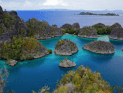 Jelajahi Pantai Indah: 7 Wisata Indonesia yang Harus Dikunjungi Tahun Baru 2026