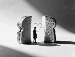 Antara Dua Roti dan Jiwa yang Bergetar: Membaca Kembali Generasi Sandwich di Era Ketidakpastian