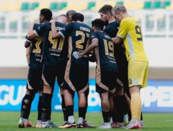 Konyol! United Denda Rp 100 Juta Karena Terlambat Masuk Lapangan