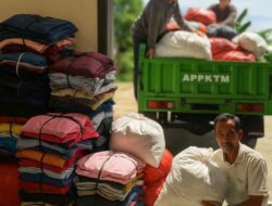 Kisah Donasi RT 05 Way Kandis: Gerakan Kecil Warga untuk Korban Banjir
