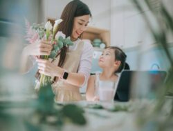 10 Surat untuk Hari Ibu yang Singkat, Mengharukan, dan Penuh Makna