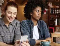 8 Kebiasaan Digital yang Mengungkap Sifat Egois, Menurut Psikologi