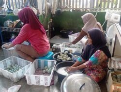 Dari 10 Ekor Bebek, Taufiq Kini Produksi 10 Ribu Telur Asin dengan Limbah