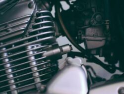 Motor sering mogok? Ini 7 kebiasaan kecil yang merusak mesin