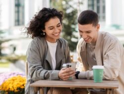 Resolusi Tahun Baru 2026: 17 Langkah Bangun Hubungan Sehat dengan Pasangan