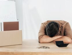 7 Hal yang Dilakukan Orang Miskin Saat Punya Uang dan Mengapa Itu Membuat Mereka Tetap Miskin
