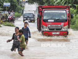 Banjir Landa Jambi, Jalan dan Rumah Terendam