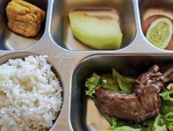 Natalius Pigai Bantah Isu Teror Ketua BEM UGM, Sebut Penentang MBG Musuh Rakyat Miskin