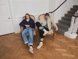Lebih ringan dan ekspresif, Uniqlo x JW Anderson hadirkan gaya preppy modern untuk musim semi/panas 2026