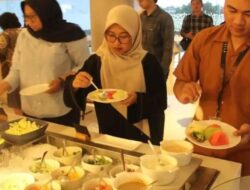 Tempat bukber all you can eat di Solo, Hotel Harris hadirkan konsep ala raja dengan live music