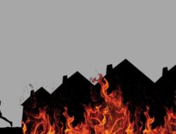 Anak Bangunkan Ayah Saat Kayu Terbakar Usai Main Kembang Api