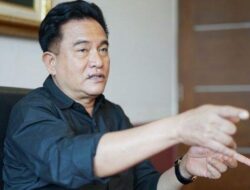 Delpedro Dibebaskan Hakim, Yusril Izha Ajak Tuntut Ganti Rugi