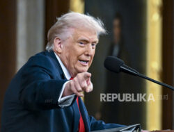48 Persen Warga AS Tuding Trump Atas Kenaikan Harga BBM