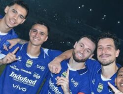 Umuh Muchtar Kencangkan Semangat Maung Bandung Jelang Laga Sengit Persib vs Borneo FC di Samarinda