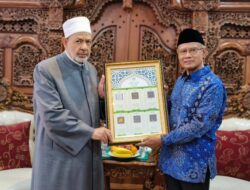 Kalender Hijriah Global: Kebutuhan Umat vs Realitas Politik