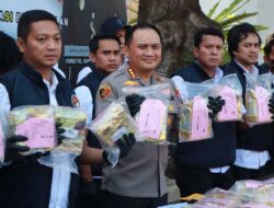 Polres Bangka Selatan tangkap tiga pengedar sabu jaringan Lapas Palembang di Desa Rajik