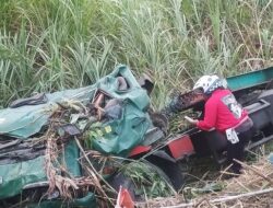 Mobil Jujuk Hancur di Tanjakan Silayur