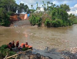 Warga Bogor yang Hilang di Sungai Cilamajang Masih Dicari hingga Ciwulan
