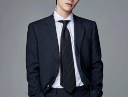 Biodata Kwak Dong Yeon, Pendaftaran Resmi di THEBLACKLABEL