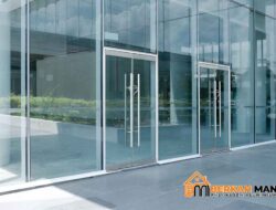 7 Inspirasi Pintu Kaca Minimalis untuk Teras Mewah dan Menarik
