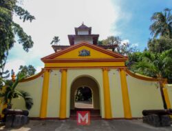 Labang Mesem Keraton Sumenep, Senyuman Arca di Balik Nama Gerbang Bersejarah